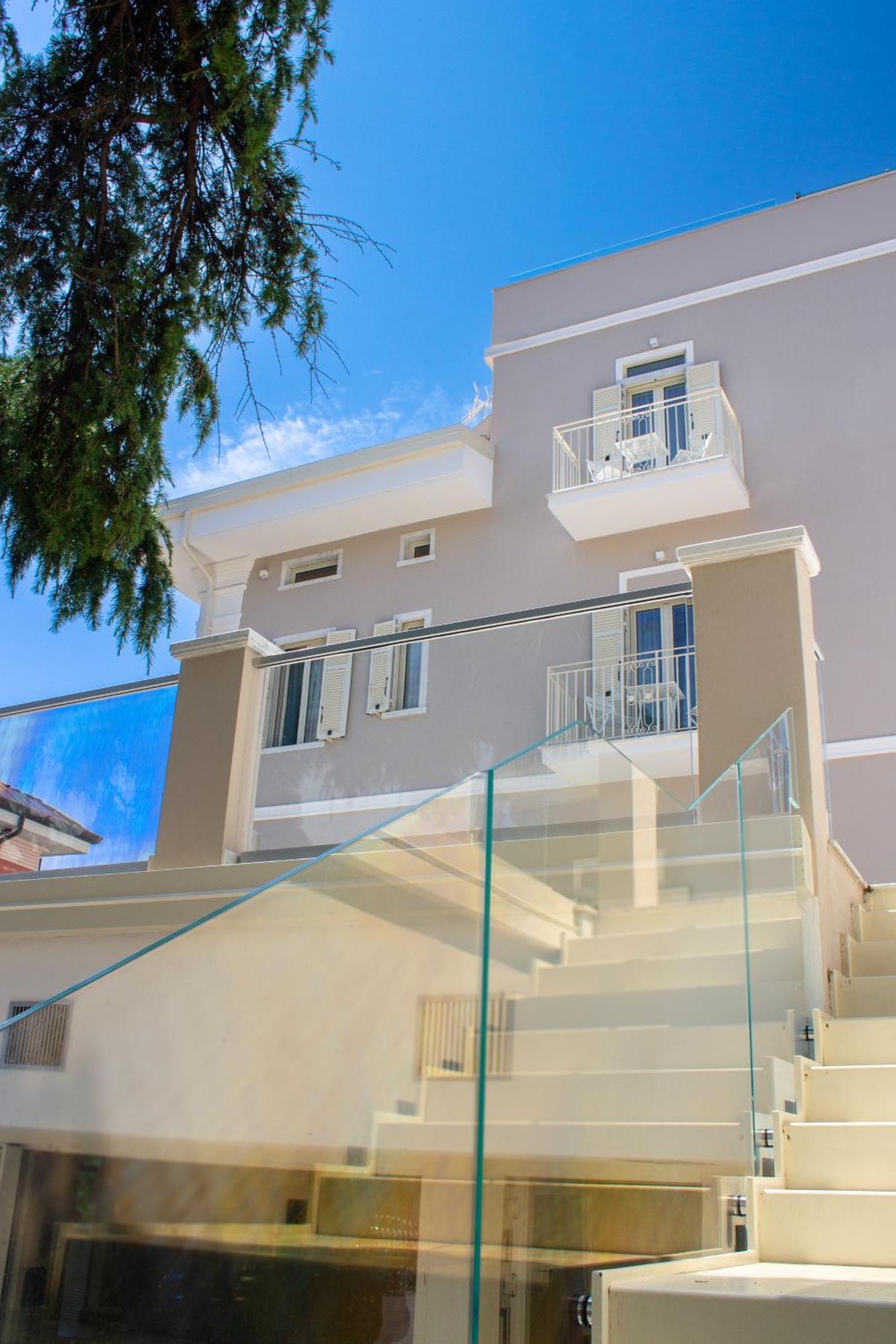 Doride Suites Boutique Hotel Marina Di Carrara Extérieur photo