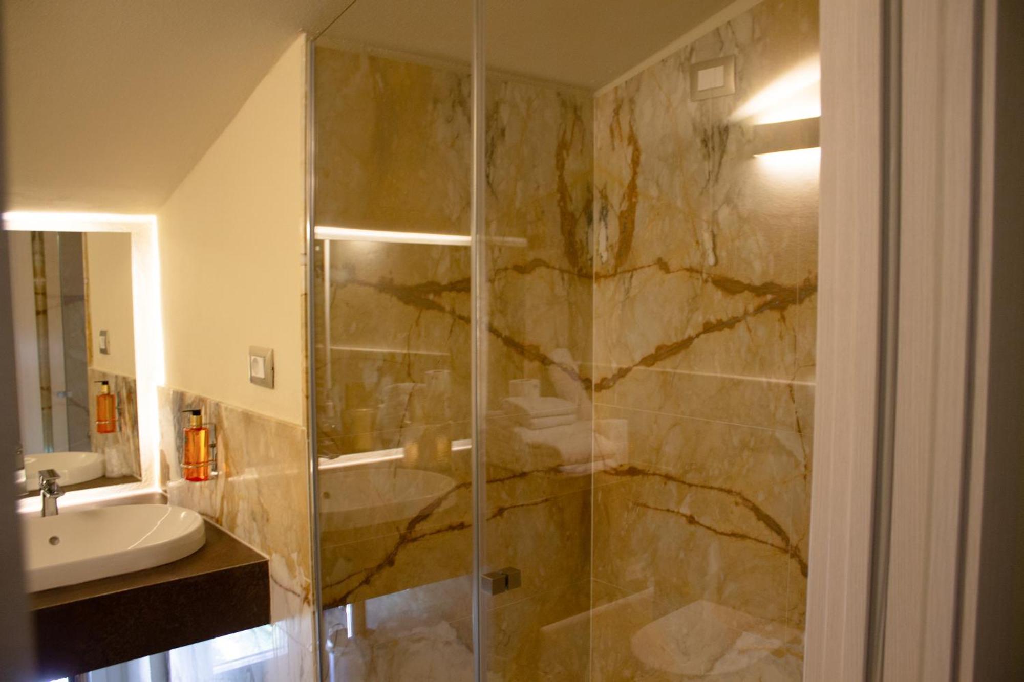 Doride Suites Boutique Hotel Marina Di Carrara Extérieur photo